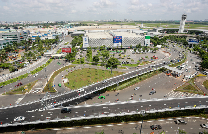 Cửa ngõ sân bay Tân Sơn Nhất thông thoáng ngày cầu vượt khánh thành