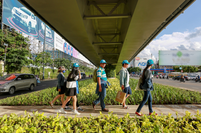 Cửa ngõ sân bay Tân Sơn Nhất thông thoáng ngày cầu vượt khánh thành