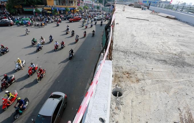 Cửa ngõ sân bay Tân Sơn Nhất thông thoáng ngày cầu vượt khánh thành
