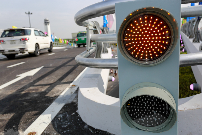 Cửa ngõ sân bay Tân Sơn Nhất thông thoáng ngày cầu vượt khánh thành