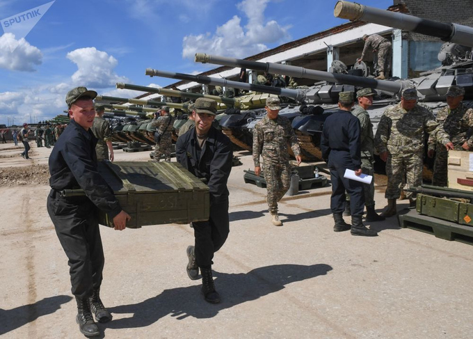 90 xe tăng Nga chuẩn bị tranh tài trong giải đua quốc tế