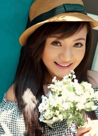 'Bé' Xuân Mai - từ tài năng âm nhạc đến bà mẹ hai con ở tuổi 22