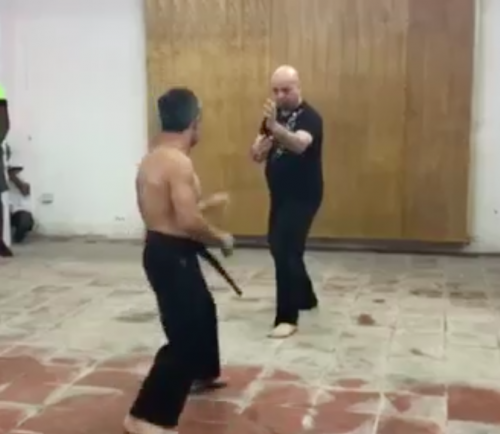 Võ sư Nga Mi, Thiếu Lâm thách đấu cao thủ Vịnh Xuân