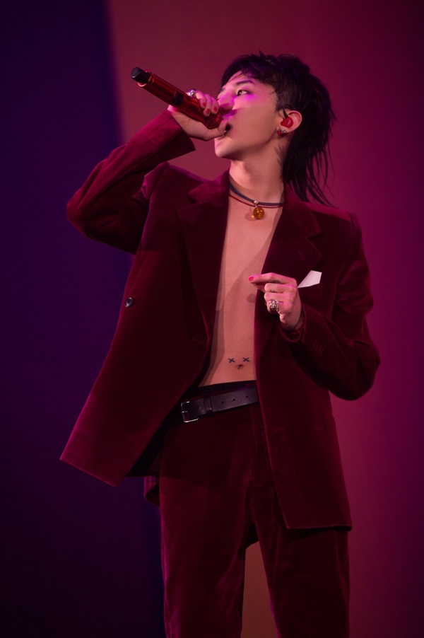 Sơn Tùng M-TP và loạt sao nam đuổi theo mốt tóc thập niên 1980