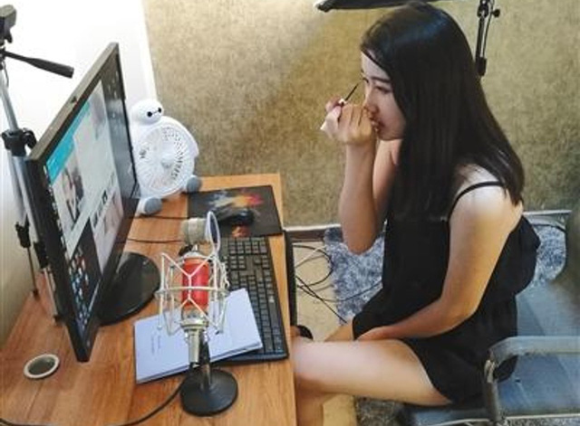 Góc khuất phía sau “nhà máy sản xuất người nổi tiếng” ở Trung Quốc