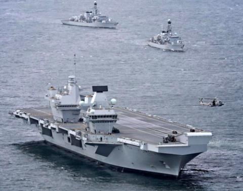 HMS Queen Elizabeth không nhận được tín hiệu của F-35B HMS Queen Elizabeth không nhận được tín hiệu của F-35B