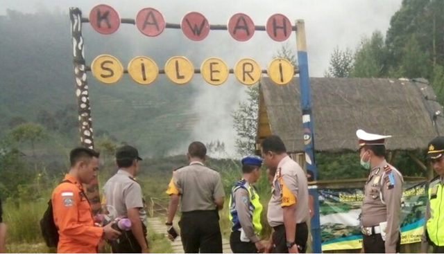 Rơi trực thăng cứu hộ tại Indonesia, 8 người thiệt mạng