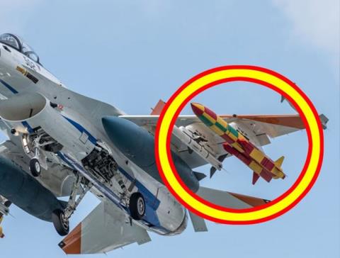 XASM-3 kết hợp tiêm kích F2: Trung Quốc đổ mồ hôi lạnh