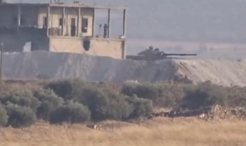 TOW đánh trúng tử huyệt T-72 Syria