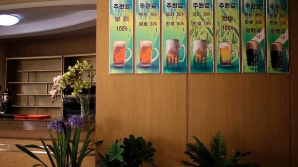 Bên trong nhà máy bia nổi tiếng tại Triều Tiên