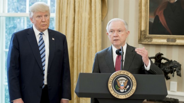 Ông Trump hối tiếc vì bổ nhiệm Bộ trưởng Tư pháp?