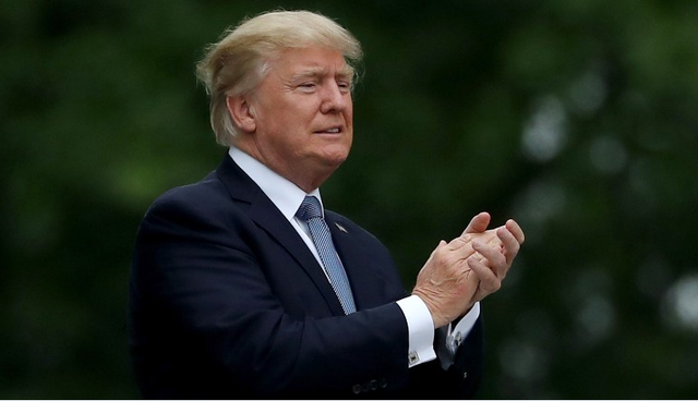 Ông Trump “khoe” thành tích mới vượt mọi tổng thống Mỹ
