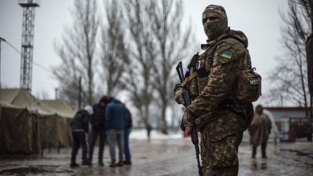Ukraine bắt 2 lính biên phòng Nga