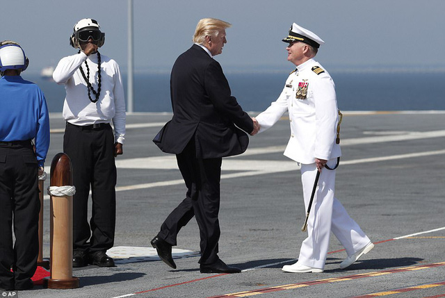 Tổng thống Trump: Tàu sân bay 12,9 tỷ USD sẽ khiến kẻ thù run sợ