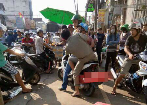 Nhân viên trạm Cai Lậy ấn còi báo động vì cục tiền lẻ gần một kg