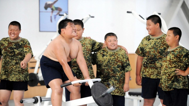 Lò luyện khắc nghiệt cho trẻ em béo phì Trung Quốc