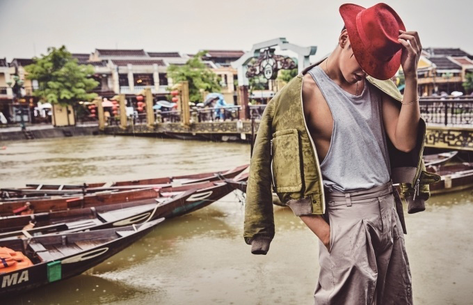 Mỹ nam cao 1,87m xứ Hàn ngồi xích lô thăm thú Hội An