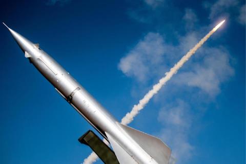 S-300 khạc lửa trên trời Nga và lời mời của ông Putin