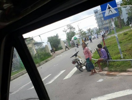 Chàng trai đi giày cá sấu nguyên con 'giá chục triệu' gây tranh cãi