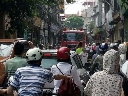 Bằng khen phong Ngọc Sơn là 'giáo sư âm nhạc' gây tranh cãi