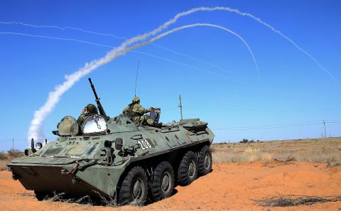 S-300 khạc lửa trên trời Nga và lời mời của ông Putin
