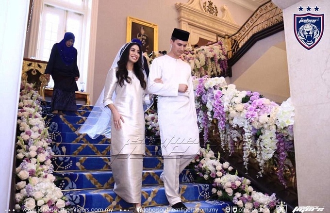Công chúa Malaysia kết hôn với cầu thủ Hà Lan kém ba tuổi