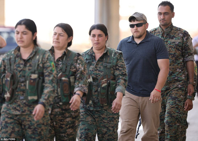 Những "bóng hồng" chống IS ở Syria