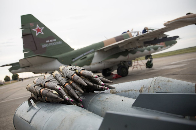 So sánh sức mạnh của 2 “xe tăng bay” Su-25 và A-10