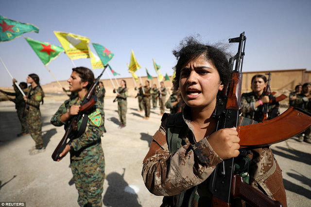 Những "bóng hồng" chống IS ở Syria