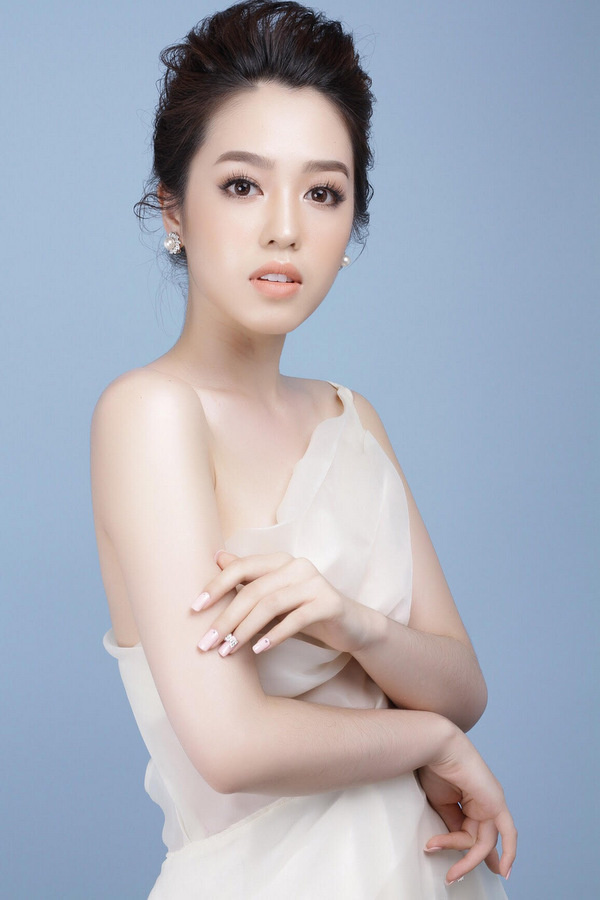 Nữ sinh Hàng không thi Hoa hậu Hoàn vũ Việt Nam