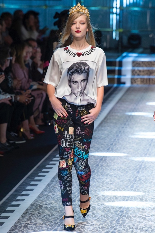 Quần legging của thập niên 1980 trở lại