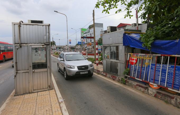 Hai trạm thu phí bỏ hoang ở trung tâm TP HCM