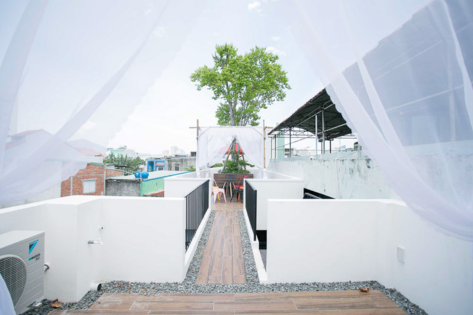 Ngôi nhà Đà Nẵng đẹp lạ dù bị 'cắt' làm 3 khúc