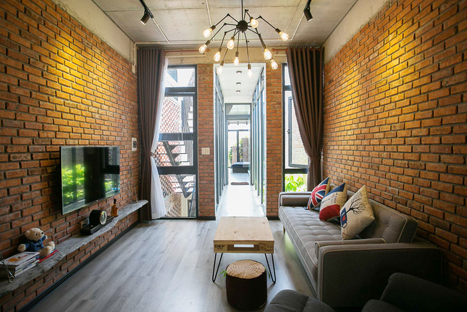 Ngôi nhà Đà Nẵng đẹp lạ dù bị 'cắt' làm 3 khúc