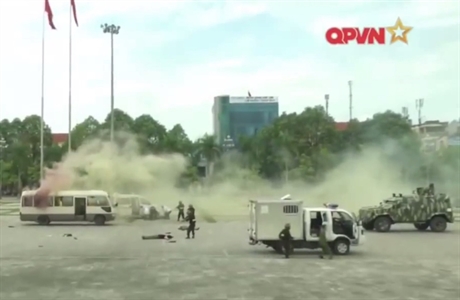 Xe bọc thép Guardian của Việt Nam xuất hiện trong diễn tập Xe bọc thép Guardian của Việt Nam xuất hiện trong diễn tập