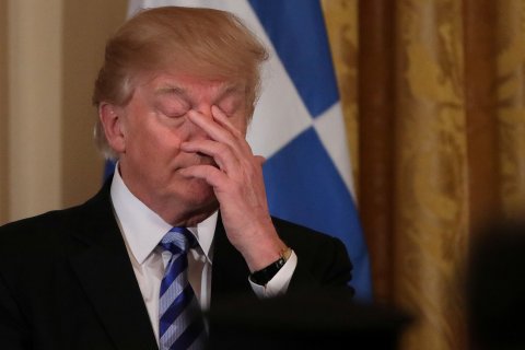 Tổng thống Trump liên tiếp bị “tố” nói dối