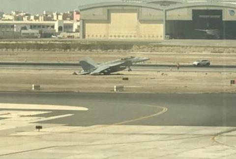 F/A-18E gặp sự cố động cơ nghiêm trọng F/A-18E gặp sự cố động cơ nghiêm trọng