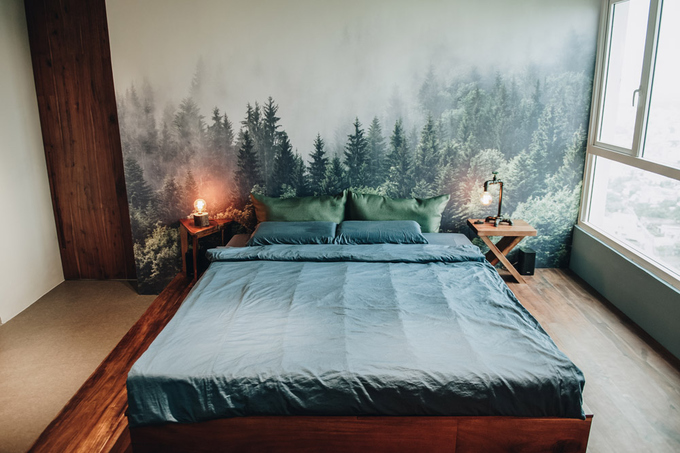 Căn hộ Sài Gòn tông màu khác lạ được chủ nhà chọn từng viên gạch