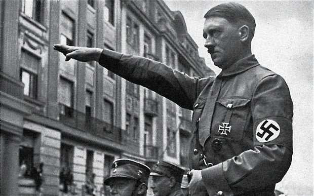 Du khách Trung Quốc bị bắt ở Đức vì chào kiểu Hitler