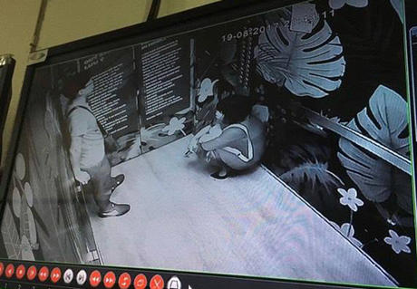 Đôi nam nữ gặp nạn trong thang máy toà nhà 26 tầng