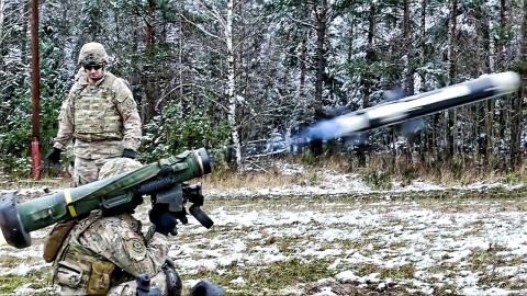 Mỹ làm nóng Đông Ukraine khi cấp thêm vũ khí chống tăng