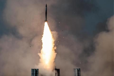 S-300 khạc lửa trên trời Nga và lời mời của ông Putin