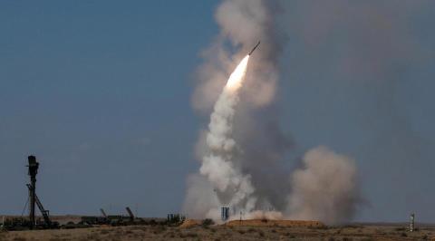 S-300 khạc lửa trên trời Nga và lời mời của ông Putin