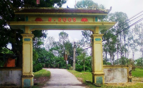 Bằng khen phong Ngọc Sơn là 'giáo sư âm nhạc' gây tranh cãi