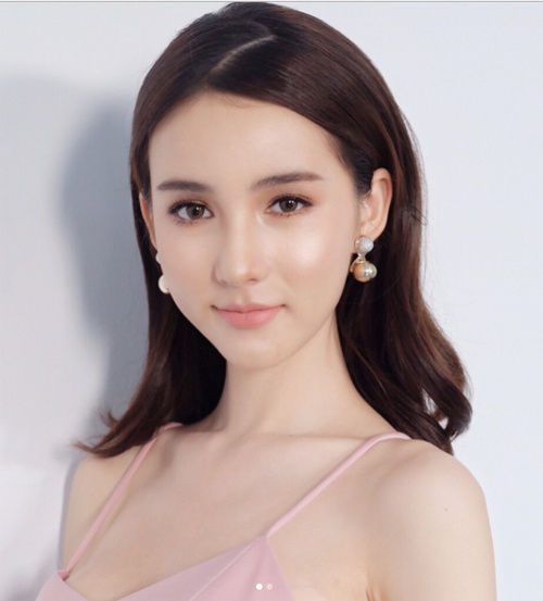 Tân Hoa hậu Chuyển giới Thái được khen xinh như Angelababy