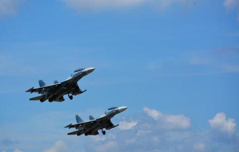 Su-30 thực hiện bài ném bom đêm