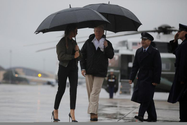 Tổng thống Trump vào tâm bão lũ tại Texas