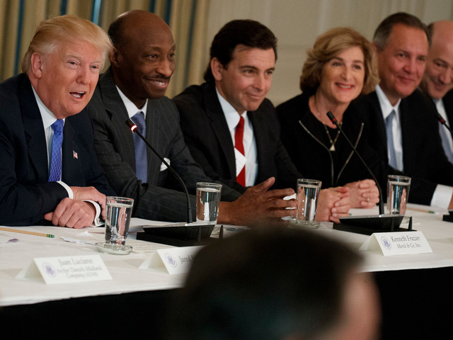 Bất bình với Tổng thống Trump, 6 lãnh đạo tập đoàn rời Hội đồng Kinh tế Mỹ