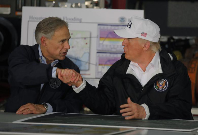 Tổng thống Trump vào tâm bão lũ tại Texas