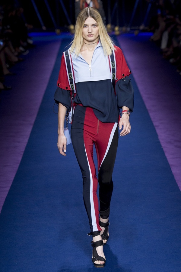 Quần legging của thập niên 1980 trở lại